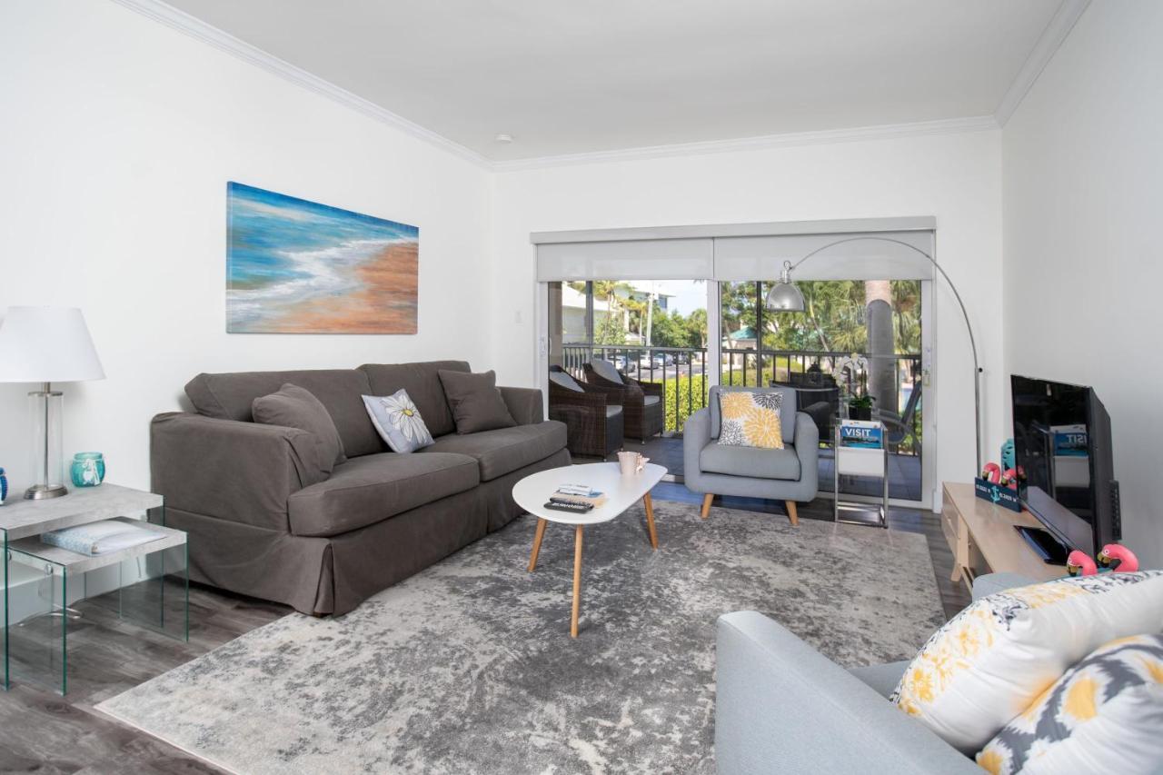 Beach Living At Plantation Village Blgs George Town Eksteriør bilde